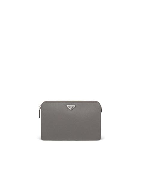 bolso triangular prada|Bolso Triangular De Piel Gris Marmóreo .